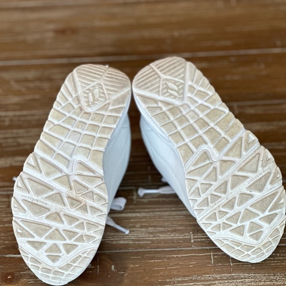 Skeckers sneakers, Air-cooled memory foam, Sz 11.5 - Picture 6 of 9